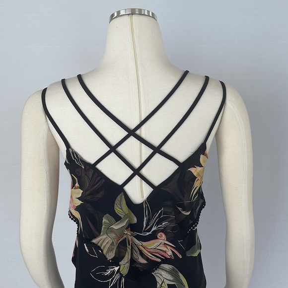 WHBM Tiered Floral Print tank top X Small - Picture 11 of 11